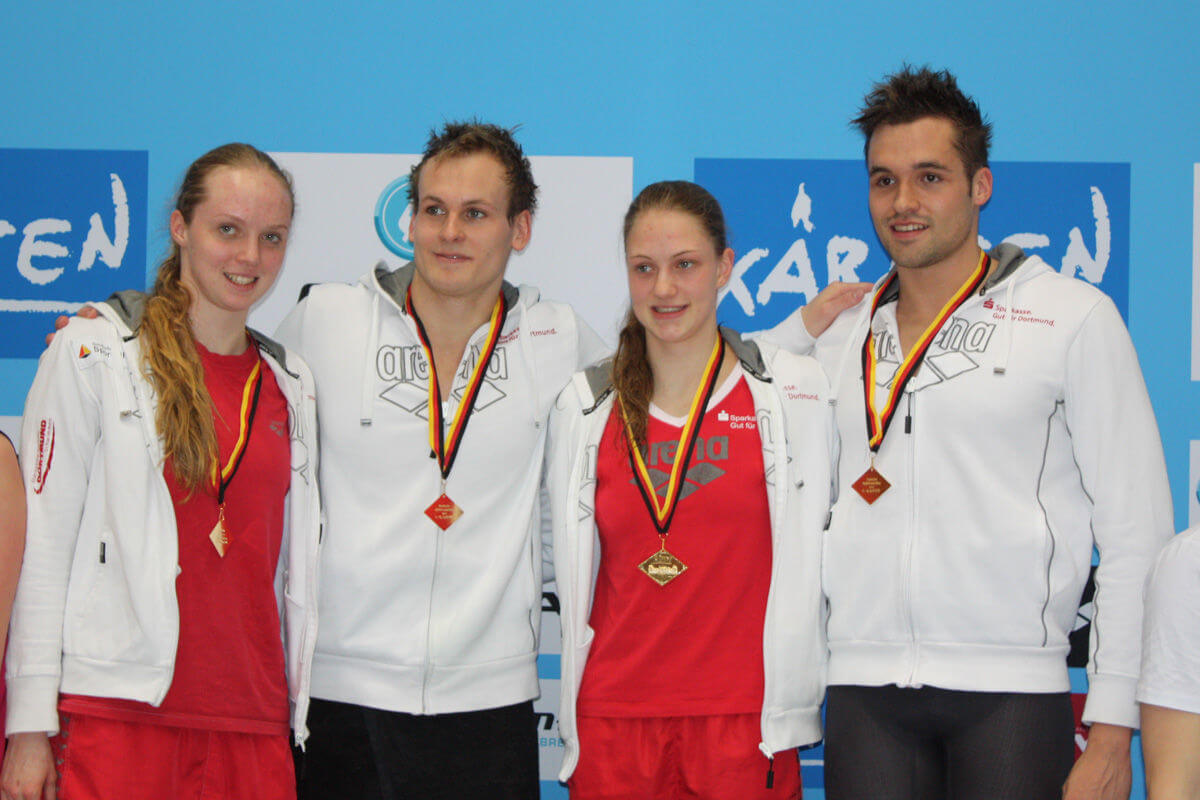 4x100m Freistil Mixed-Staffel: Julia Leidgebel, Matthias Lindenbauer, Alina Weber, Max Mral (Foto: Heike Hundshagen)